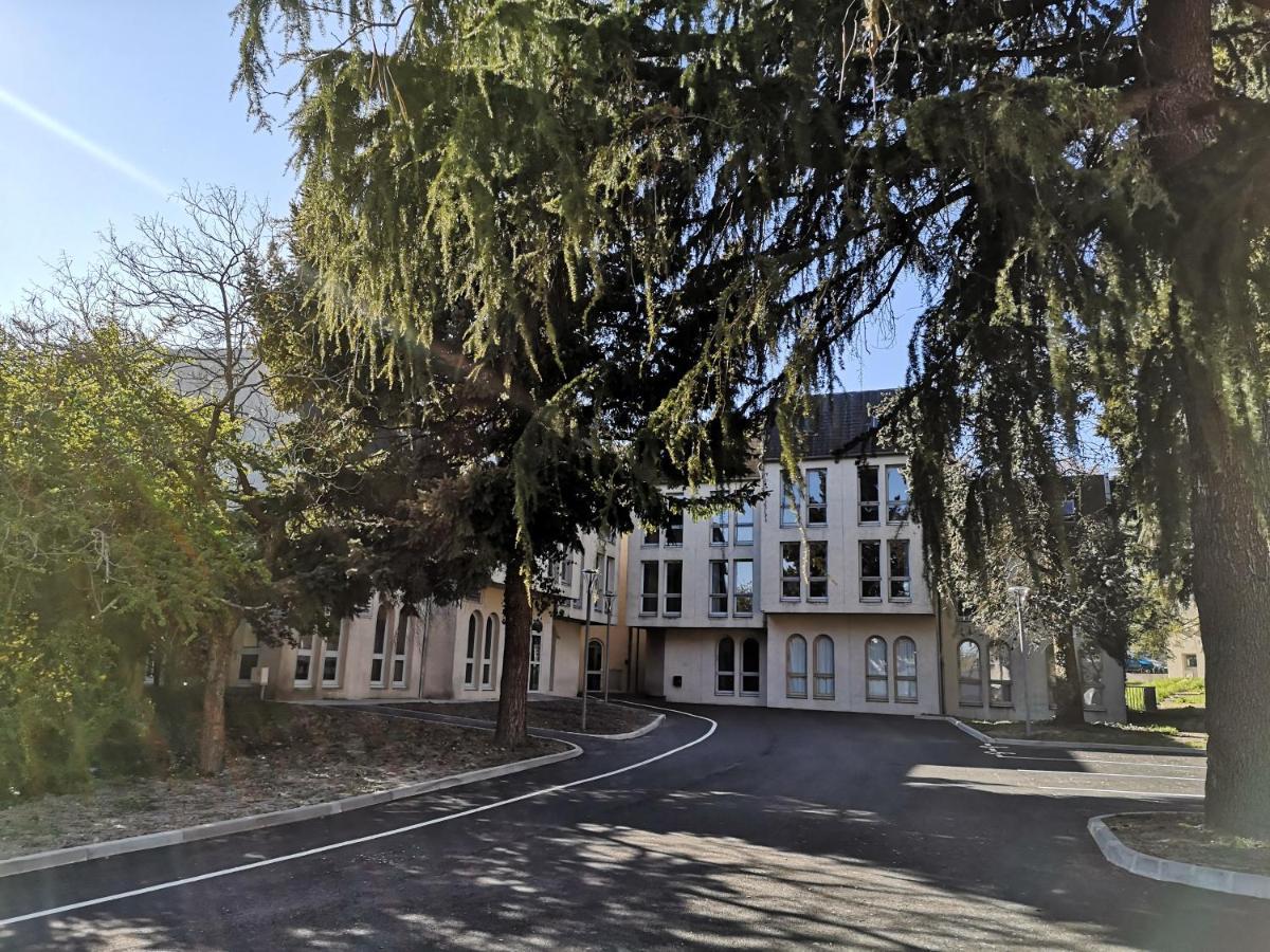 Auberge De Jeunesse D'Orleans Exterior photo